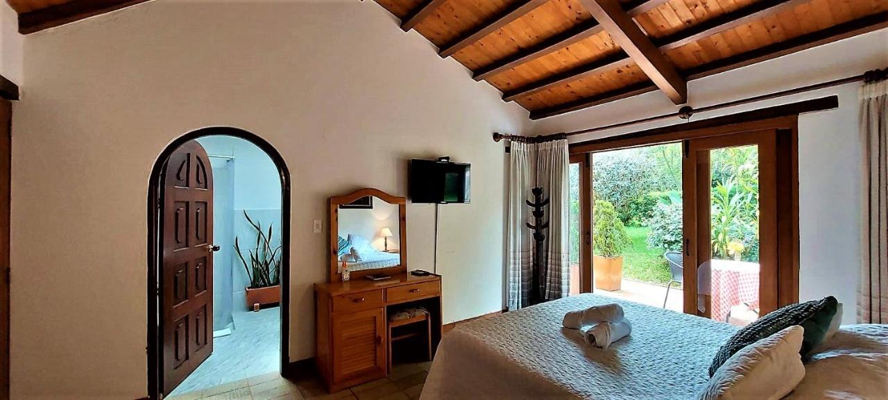 Bed and Breakfast Hacienda El Pinar Del Viento Вилья-де-Лейва Экстерьер фото