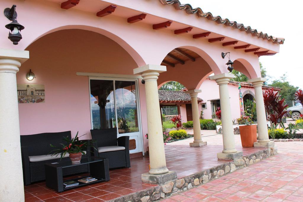 Bed and Breakfast Hacienda El Pinar Del Viento Вилья-де-Лейва Экстерьер фото